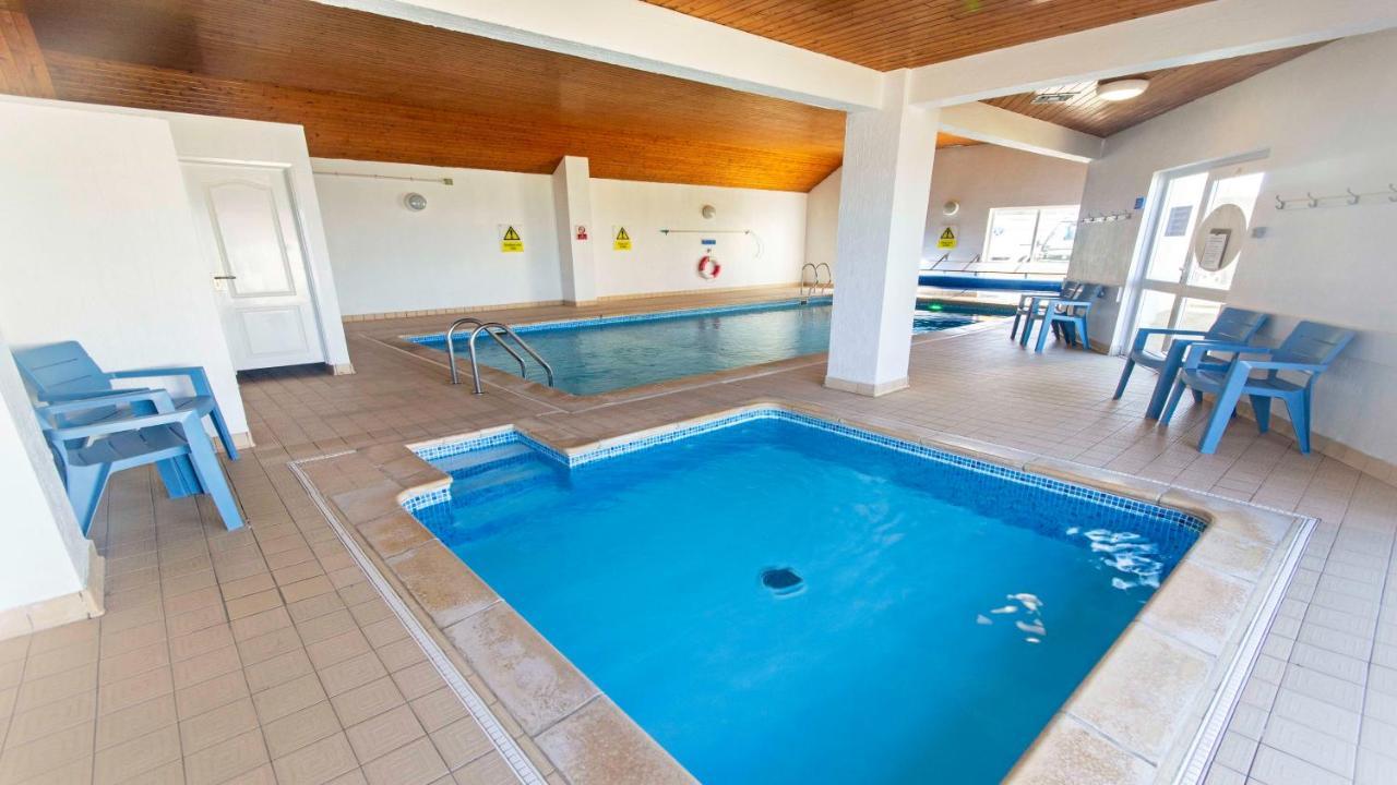 Clifton Court Apt 23 With Seaviews & Heated Pool Appartement Croyde Buitenkant foto